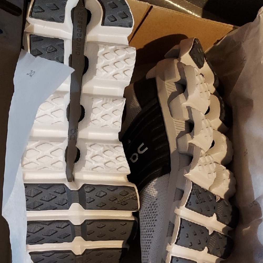 On Running Monochrome Athletic Shoes - Picture 4 of 5
